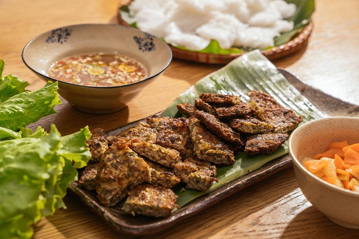 Chả rươi làm từ gì?