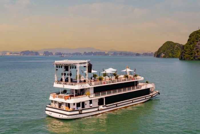 Tour du thuyền vịnh Hạ Long giá bao nhiêu?